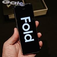 พรีวิว Samsung Galaxy Fold สมาร์ทโฟนไฮบริด จอพับได้ นวัตกรรมล่าสุดจาก Samsung