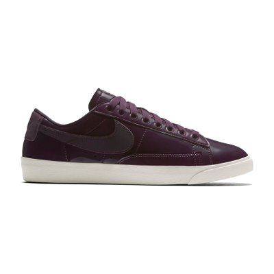 Nike SB Blazer Low Skateboarding Shoes
