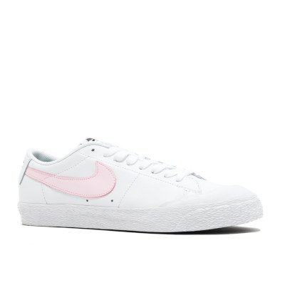 Nike SB Blazer Low XT Skateboarding Shoes