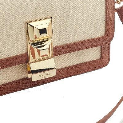 A Treasure Box Layer M กระเป๋าสะพายข้าง