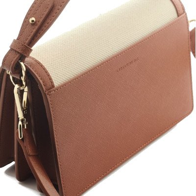 A Treasure Box Layer M กระเป๋าสะพายข้าง