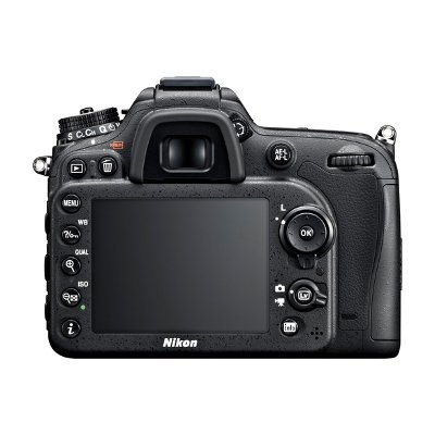 Nikon D7100 DSLR Camera with 18-140mm Lens