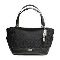 ราคา Coach 23297 Park Signature Carrie Handbag กระเป๋าถือ