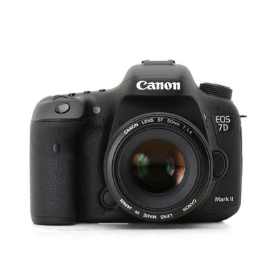 Canon EOS 7D Mark II 15-85mm IS