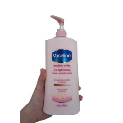 Vaseline Healthy White UV Lightening Lotion 600ml (วาสลีน โลชั่น เฮลธี้ ไวท์ ยูวี ไลท์เทนนิ่ง 600 มล.)